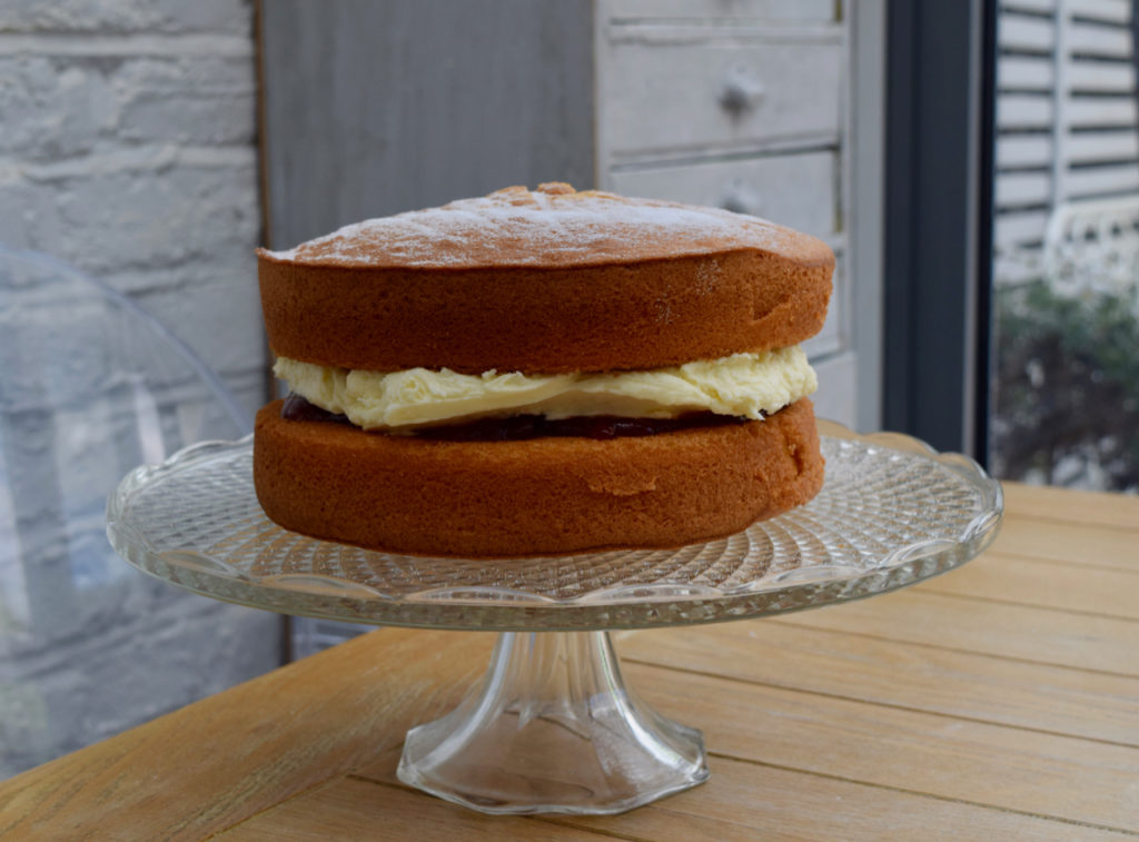 victoria-sponge-recipe-lucyloves-east-sheen-village